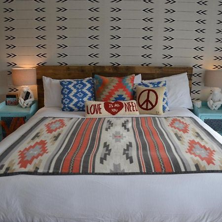 Hotel Dylan Вудсток Экстерьер фото