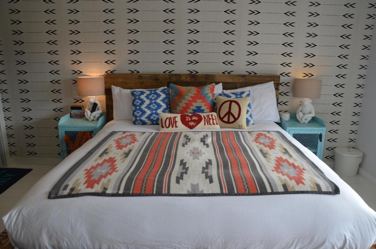 Hotel Dylan Вудсток Экстерьер фото